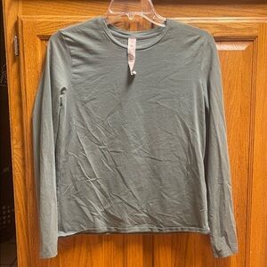 lululemon athletica Women's Green Long Sleeve Tee